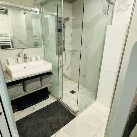 Vue Dans Moderne Appartement