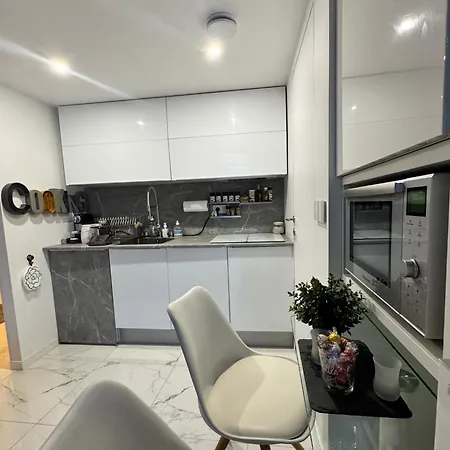 Vue Dans Moderne * روكوبرُن كاب مارتي