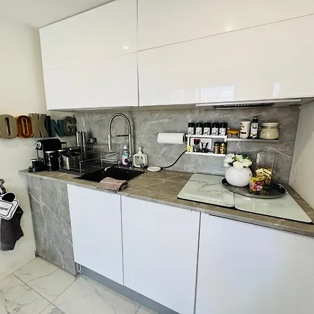 Vue Dans Moderne 罗克布吕讷-卡普马丹